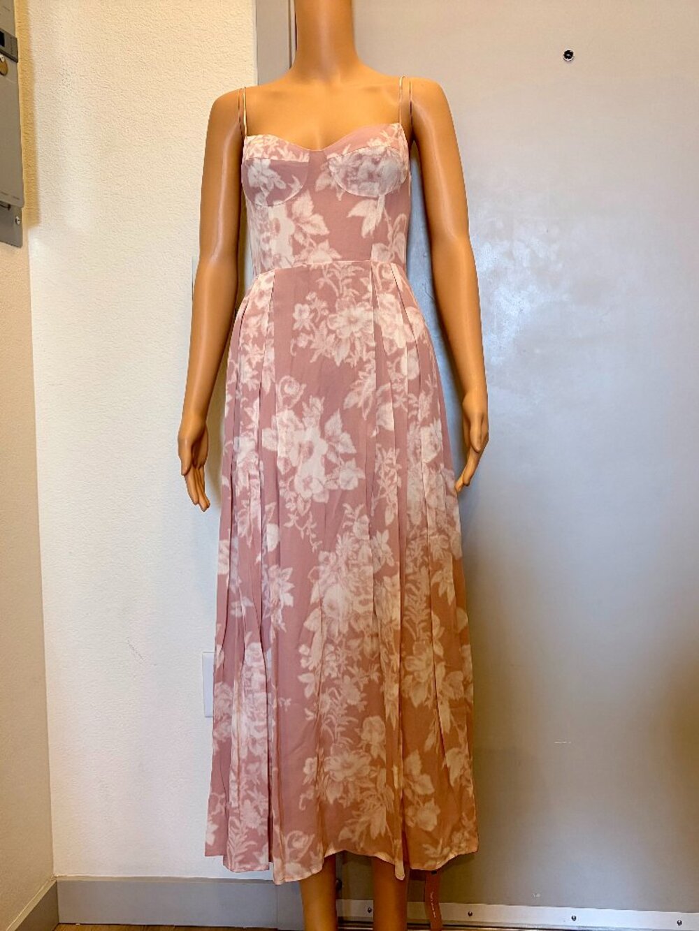 Reformation Jaelyn Dress in Charity Size 2